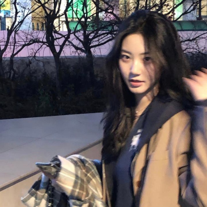 白云之下封面